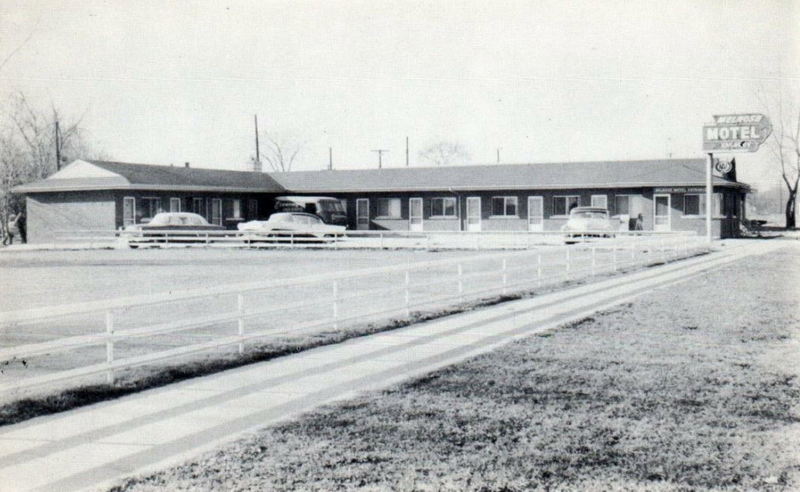 Melrose Inn & Suites (Melrose Motel) - Old Postcard (newer photo)